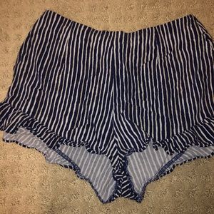 URBAN OUTFITTERS STRIPPED SHORTS